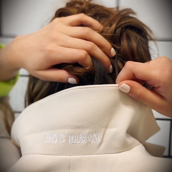 NWT $395 alice + olivia Single Breasted Bergen Blazer Taupe/ Cream Med - Picture 3 of 10